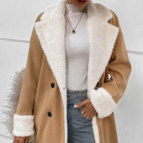 Dam Trenchcoat med Fuskpälsfoder och Dubbelknäppning
