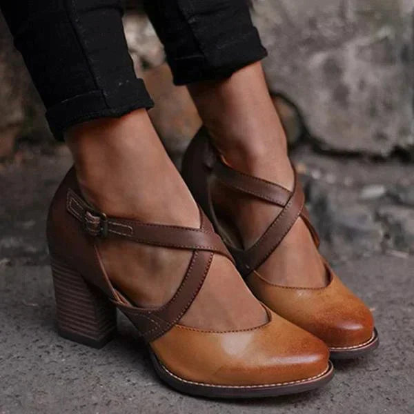 Dam Mary Jane-Pumps med Korsade Remmar och Blockklack